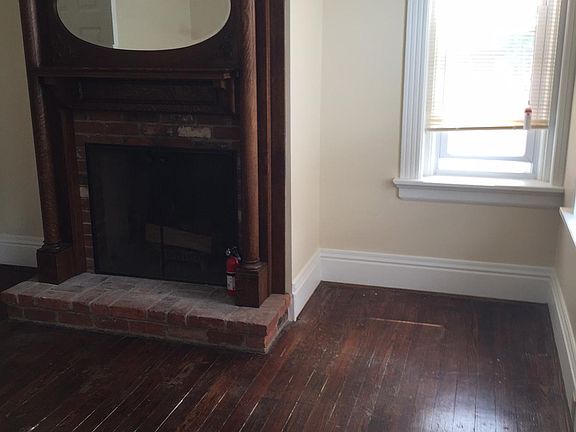 2nd image of 3226 Bishop St