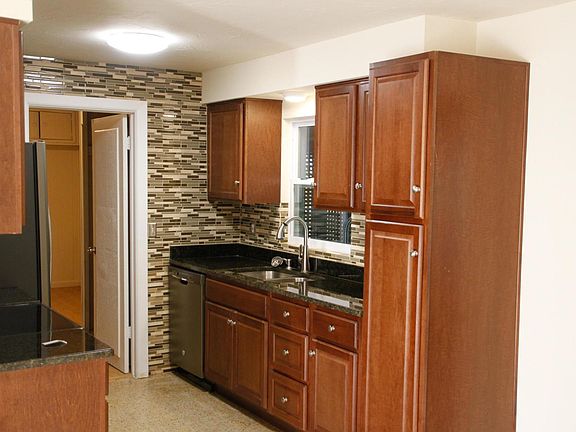 5th image of 2580 Shady Oaks Dr