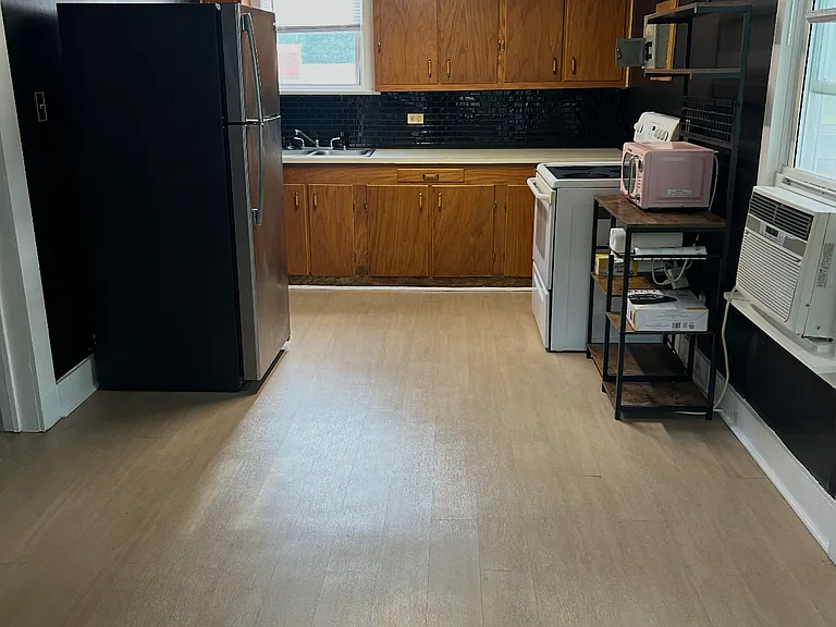 9135B Beatties Ford Rd — Photo 1
