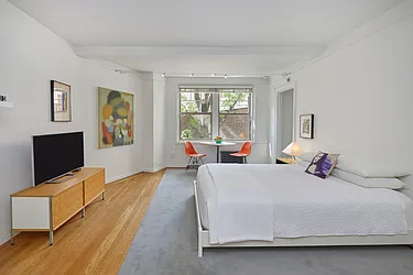 2 Horatio Street, #4B