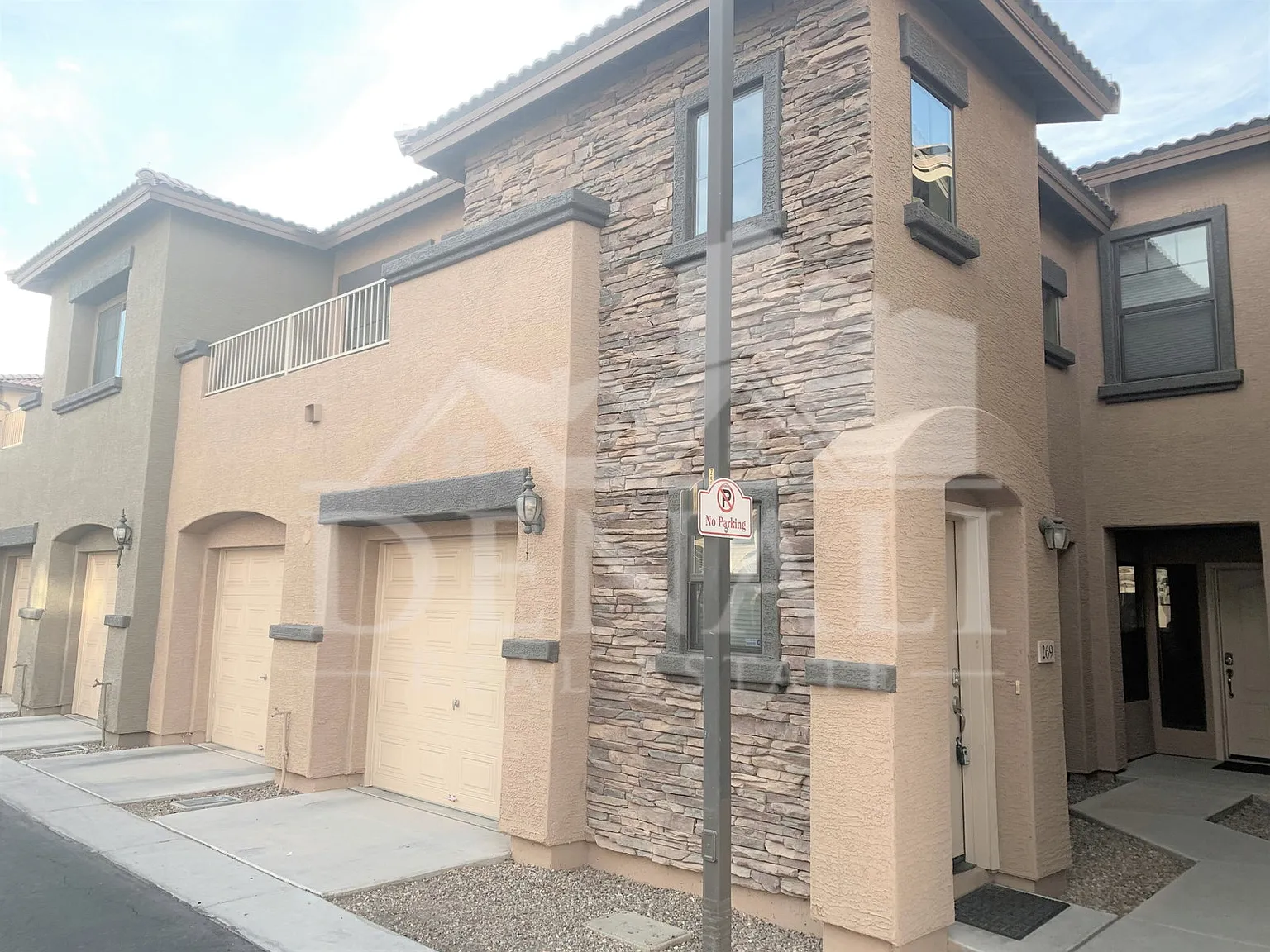 3 bed, 2.0 bath, 1536 sqft, $1,795 — Photo 2