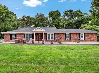 17 Oak Forest Dr, Saint Charles, MO 63303