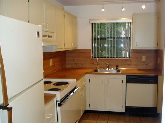 3rd image of 4760 Lucerne Lakes Blvd #206
