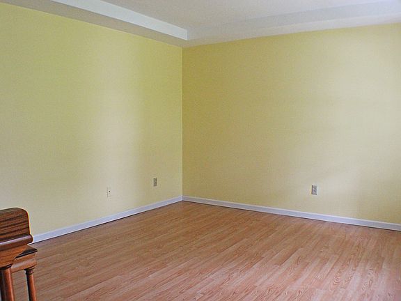 2nd image of 520 Highland Dr