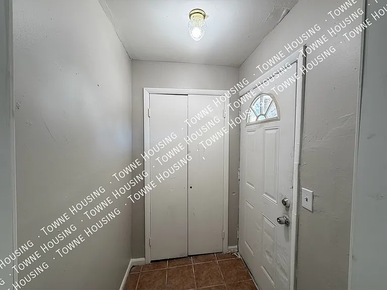 256 14th St #1 — Photo 15