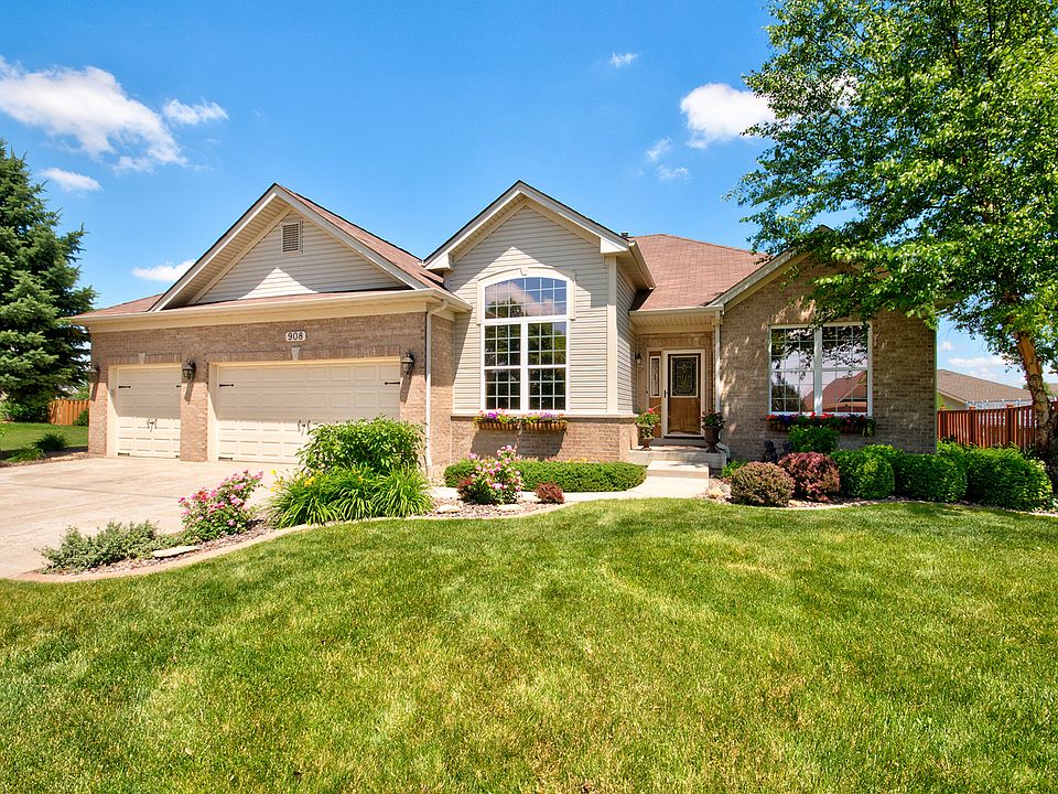 1st image of 908 Willow Ln