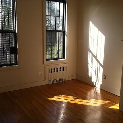 Rented by Nooklyn NYC LLC | media 9