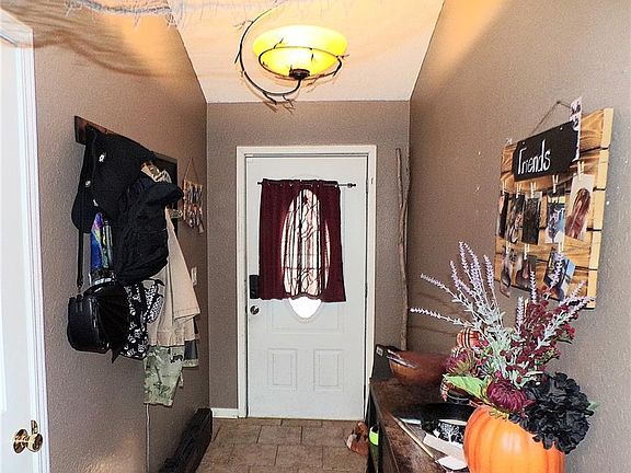 5th image of 101 Woodlawn Pl