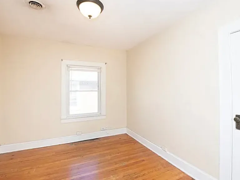 1110 W Grove Ave #2 — Photo 5
