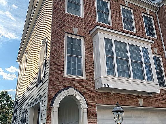 5th image of 4676 Carisbrooke Ln