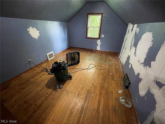 2nd image of 12801 Leeila Ave