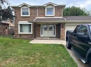 2131 Fisher Dr, Sterling Heights, MI 48310