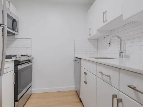 400 West 37th Street image 67 of 69