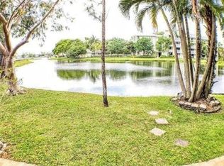 203 Riviera Cir, Fort Lauderdale, FL 33326