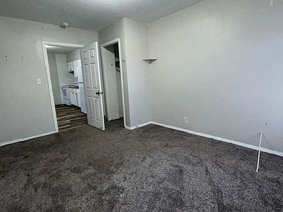 4th image of 713 S Duluth Ave