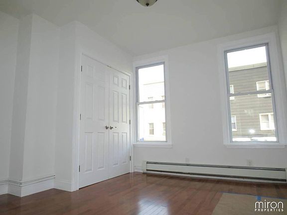 5th image of 615 Manhattan Ave #1