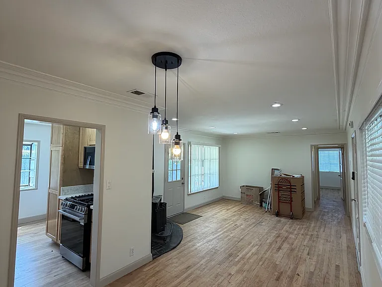 5418 Crebs Ave — Photo 4