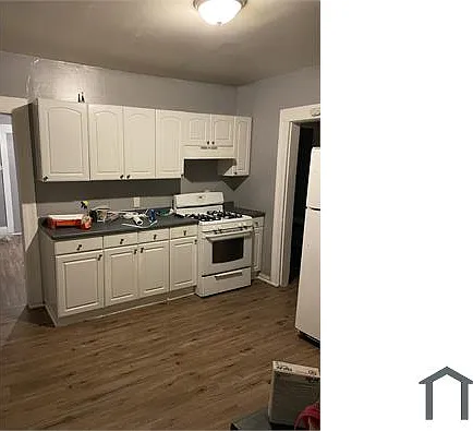 3 bed, 1000 sqft, $2,200 — Photo 3