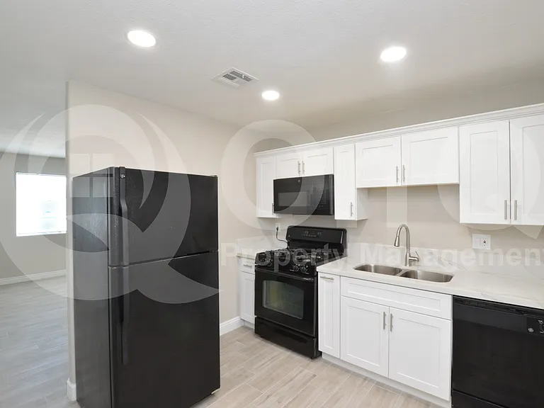 4044 W Burgess Ln — Photo 3