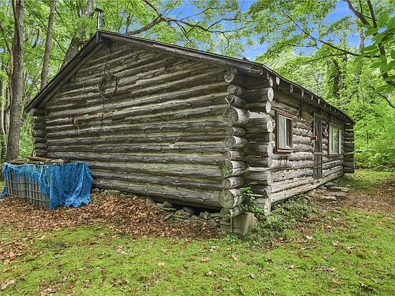 2nd image of 4050 Wood Hill Rd