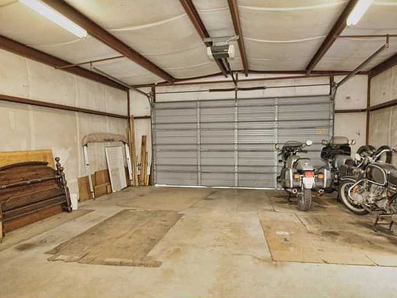 4th image of 1266 E Lone Star Dr