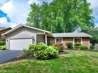 1122 N Pepper Tree Dr, Palatine, IL 60067