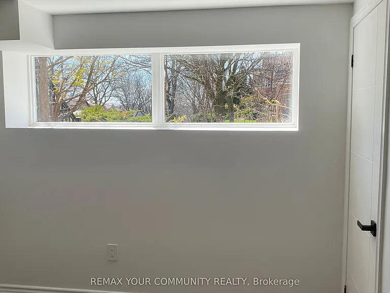 134 Kemano Rd #BASEMENT — Photo 14