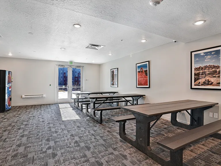 Resident Loungue