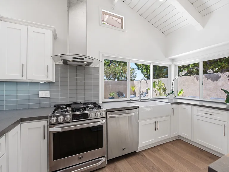 1017 Ashford Ct — Photo 18