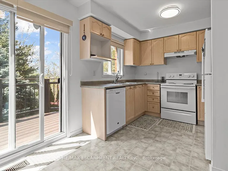 373 Fairgate Way — Photo 5