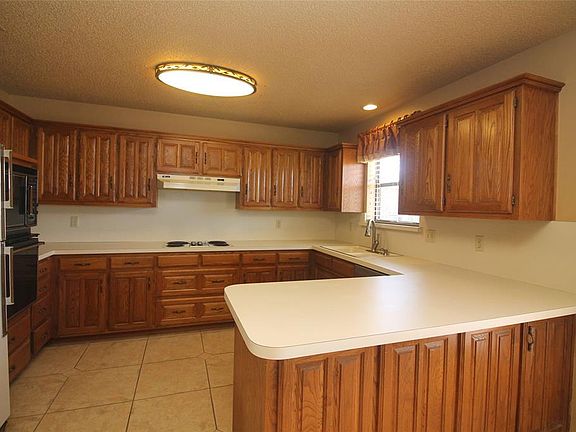 4th image of 2304 Lovell Ct