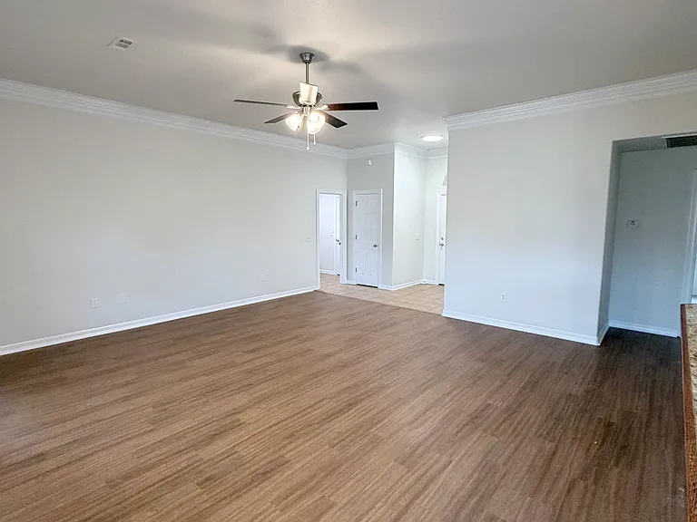 696 Galleon Ave — Photo 11