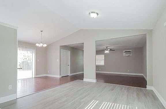 5th image of 8013 Killian Dr
