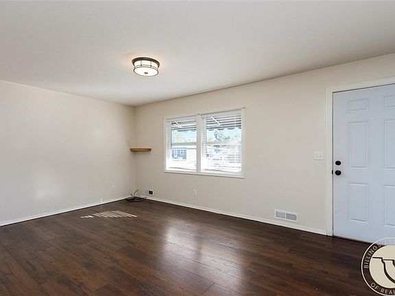 4th image of 4239 Phillip St