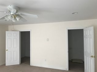 1 Pin Oak Ln, Ansonia, CT 06401