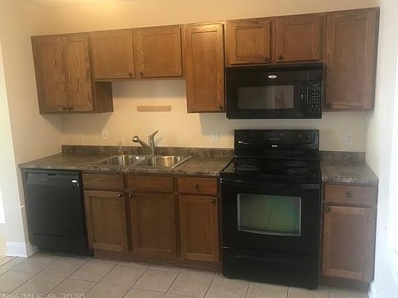 2nd image of 915 Oaktree Blvd