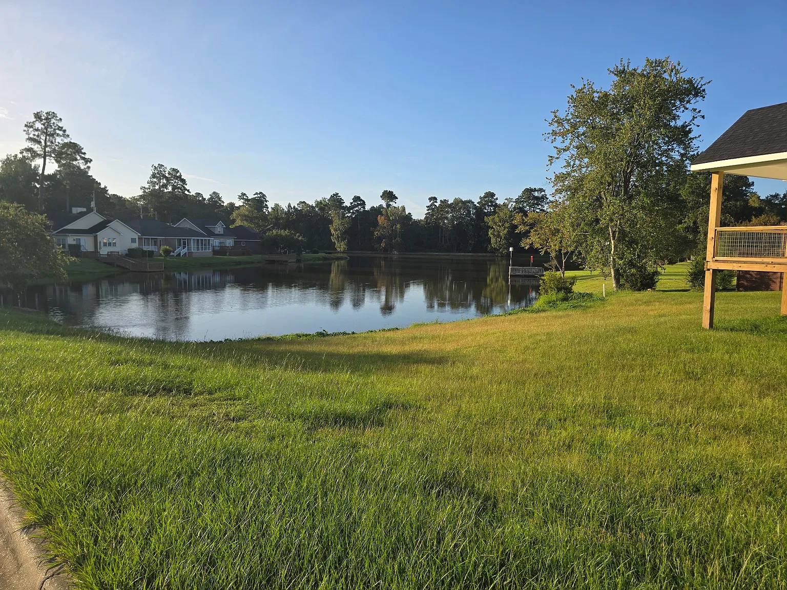 4 bed, 2.5 bath, 1944 sqft, $2,300 — Photo 2