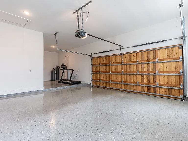 208 Sadaba St — Photo 56
