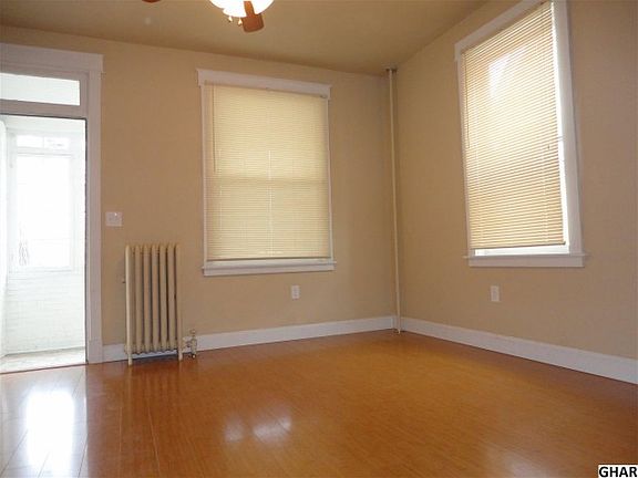 3rd image of 1929 Brookwood St