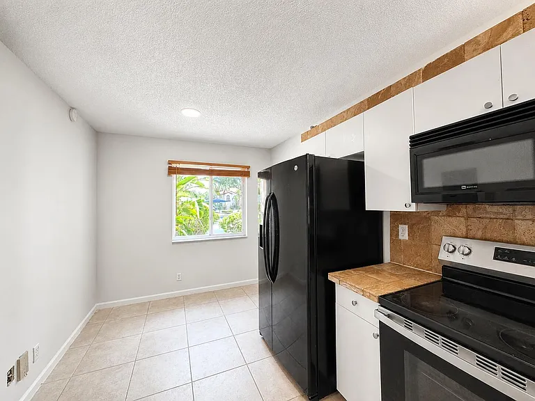 340 NW 67th St #108 — Photo 12
