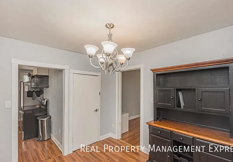 807 W 13th St — Photo 19
