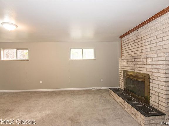 4th image of 20490 Anita St