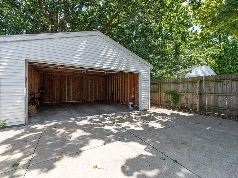 1295 Warren Rd — Photo 20