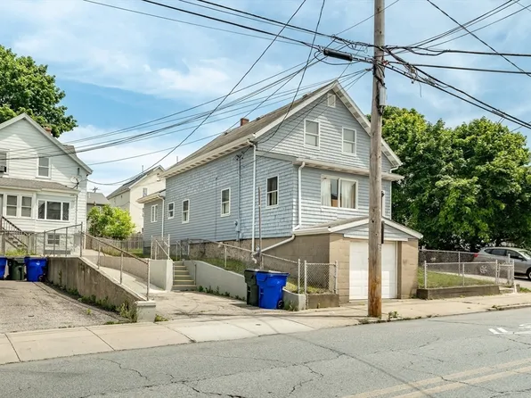 1244 Globe St, Fall River, MA 02721