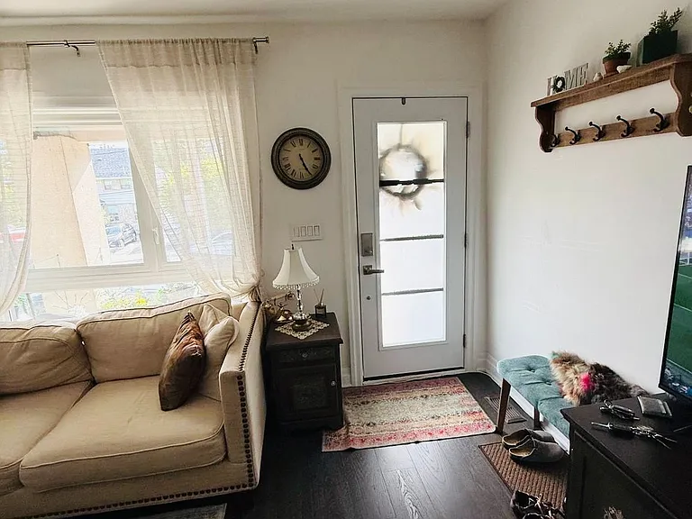 383 Coxwell Ave #MAIN UPPER — Photo 21