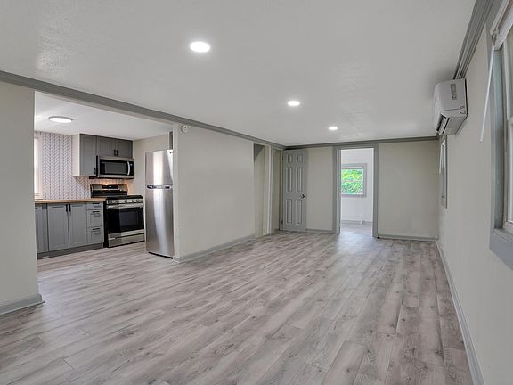 5th image of 4913 Statesville Dr