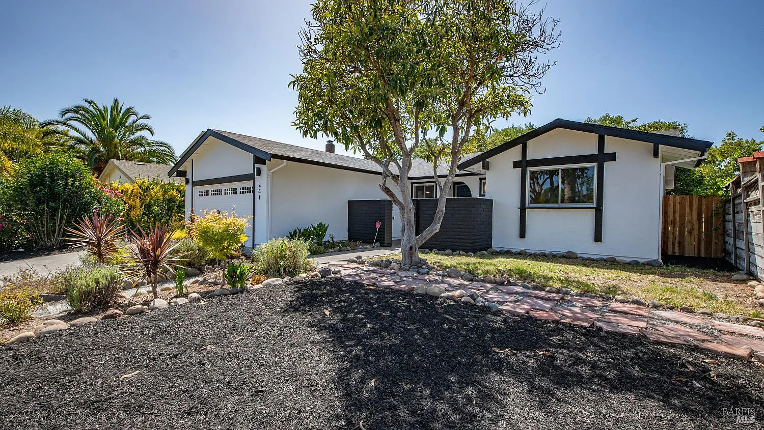 261 Redwood Circle - Photo 3