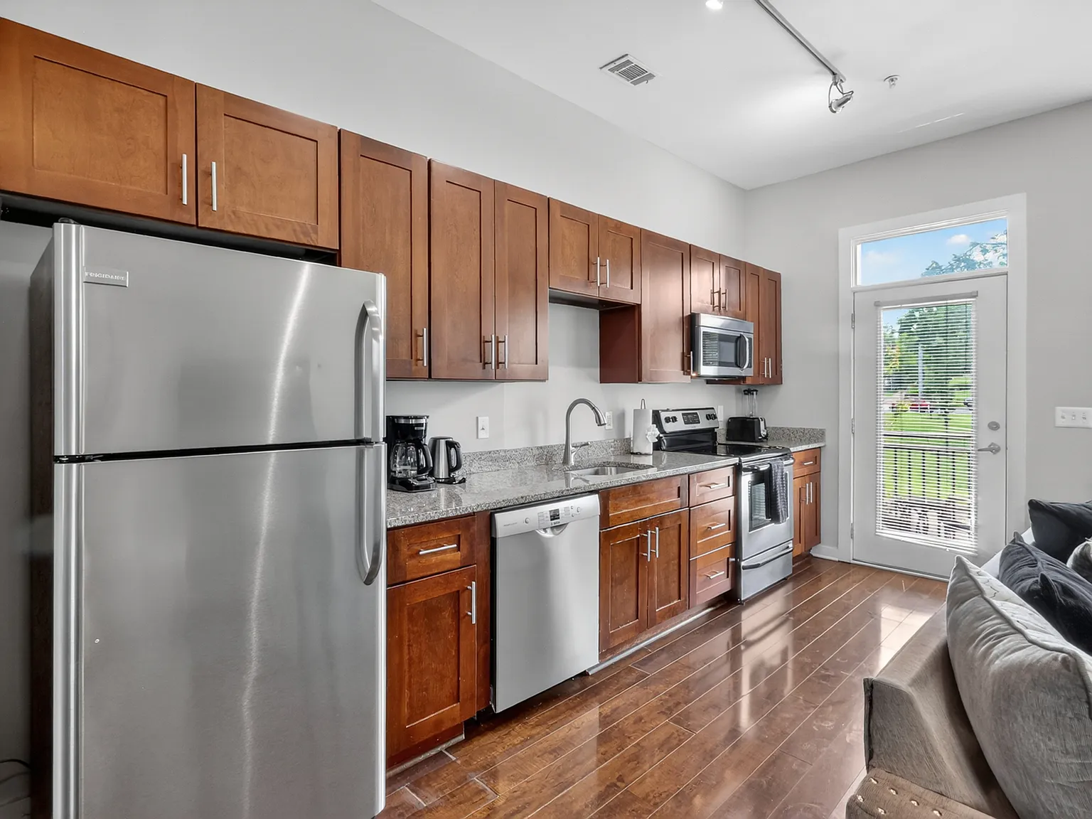 2 bed, 1167 sqft, $2,695 — Photo 4