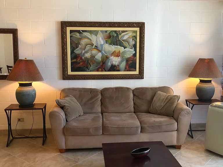 Waikiki Whale Watcher Apartments — Photo 72