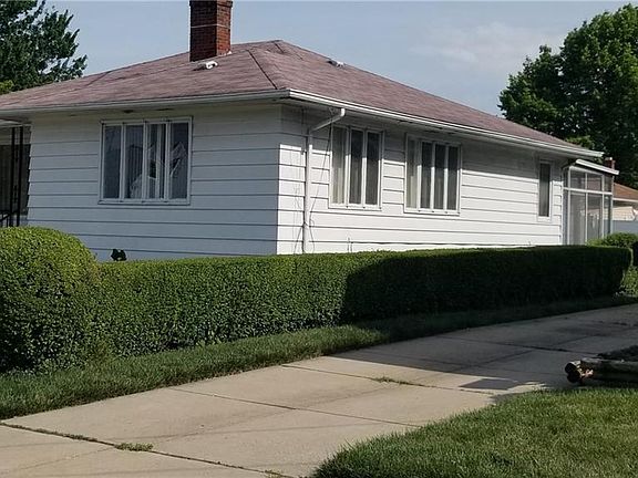 2nd image of 12817 Emery Ave